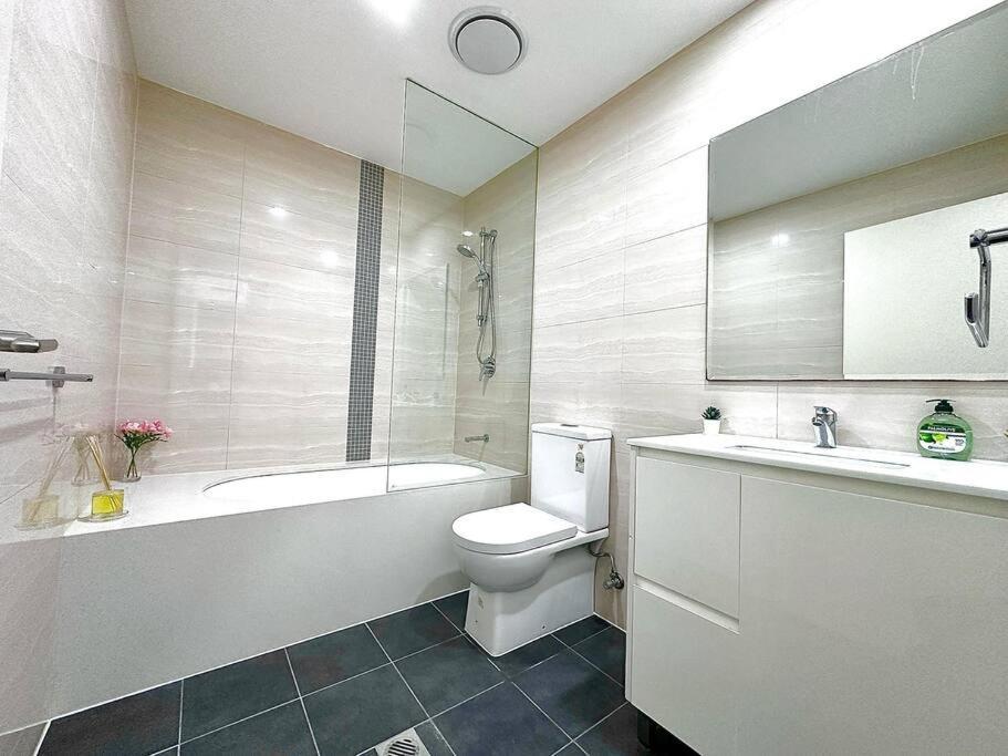 Appartamento Cosy 2-bedroom Apartment, Homebush Nsw 2140 Sydney
